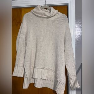 Aerie turtle neck white sweater